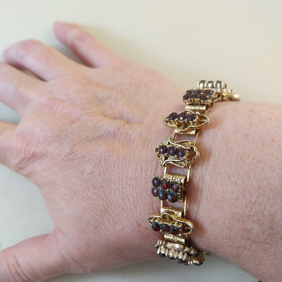 Ventage Gold and Red Bracelet - Picture 5 of 16